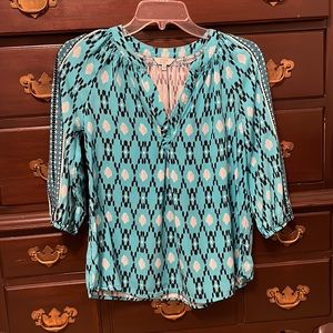 Crown & Ivy XS 3/4 peasant top aqua and black